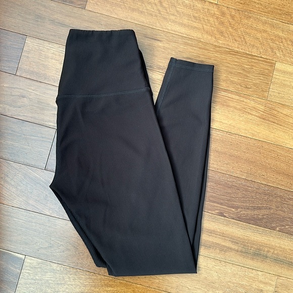 Varley Chocolate Let’s Move Ribbed set - Picture 4 of 9